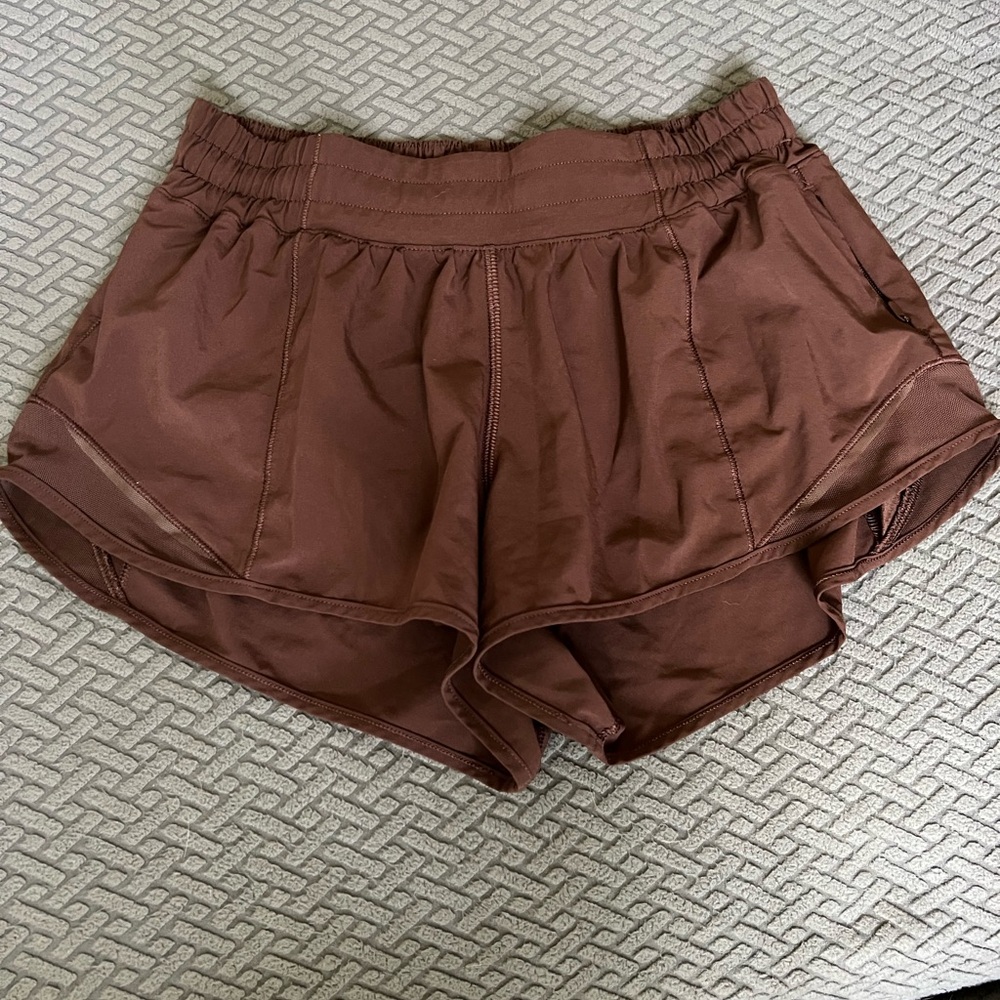 Lululemon Hotty Hot Shorts 2.5